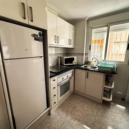 Leandros Seaside شقة *